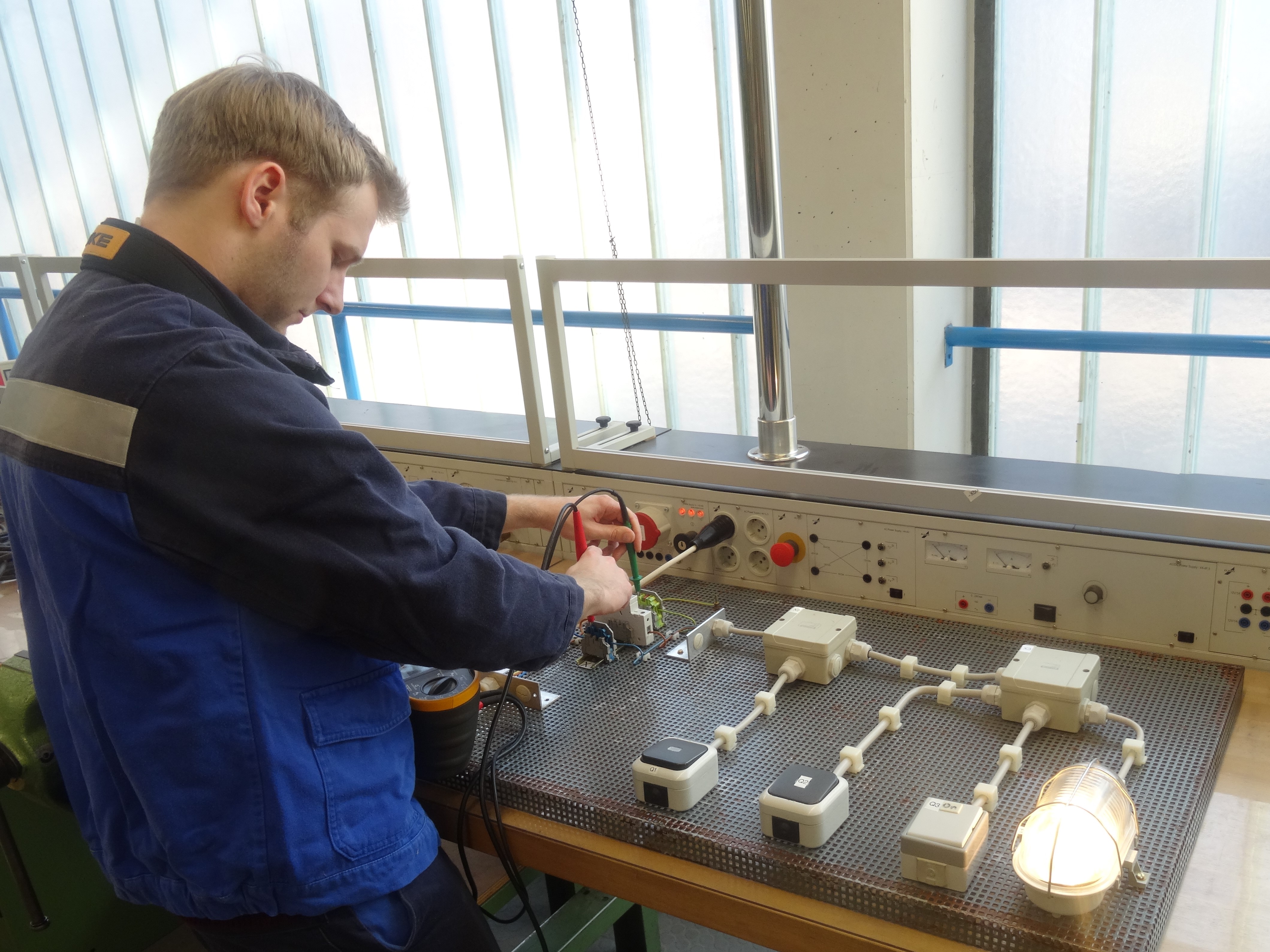 Elektroniker fr Betriebstechnik